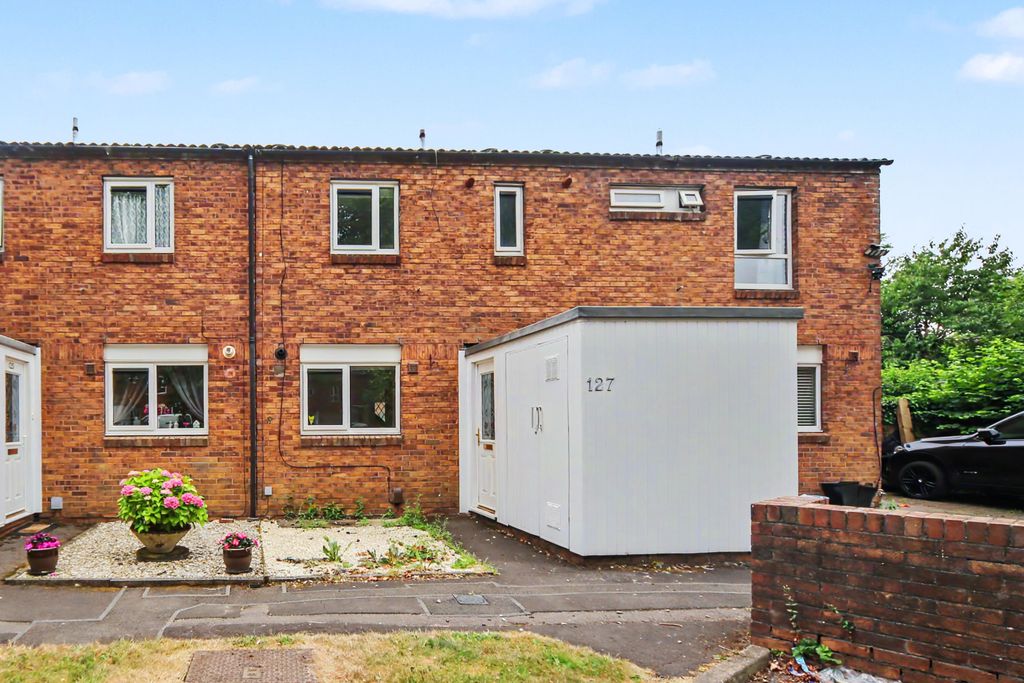 Property photo 1 of 15 127 Broadfields, Astley Viilage, Chorley, Lancashire, Pr7 1Xt