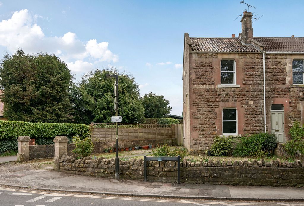 Property photo 1 of 14 External