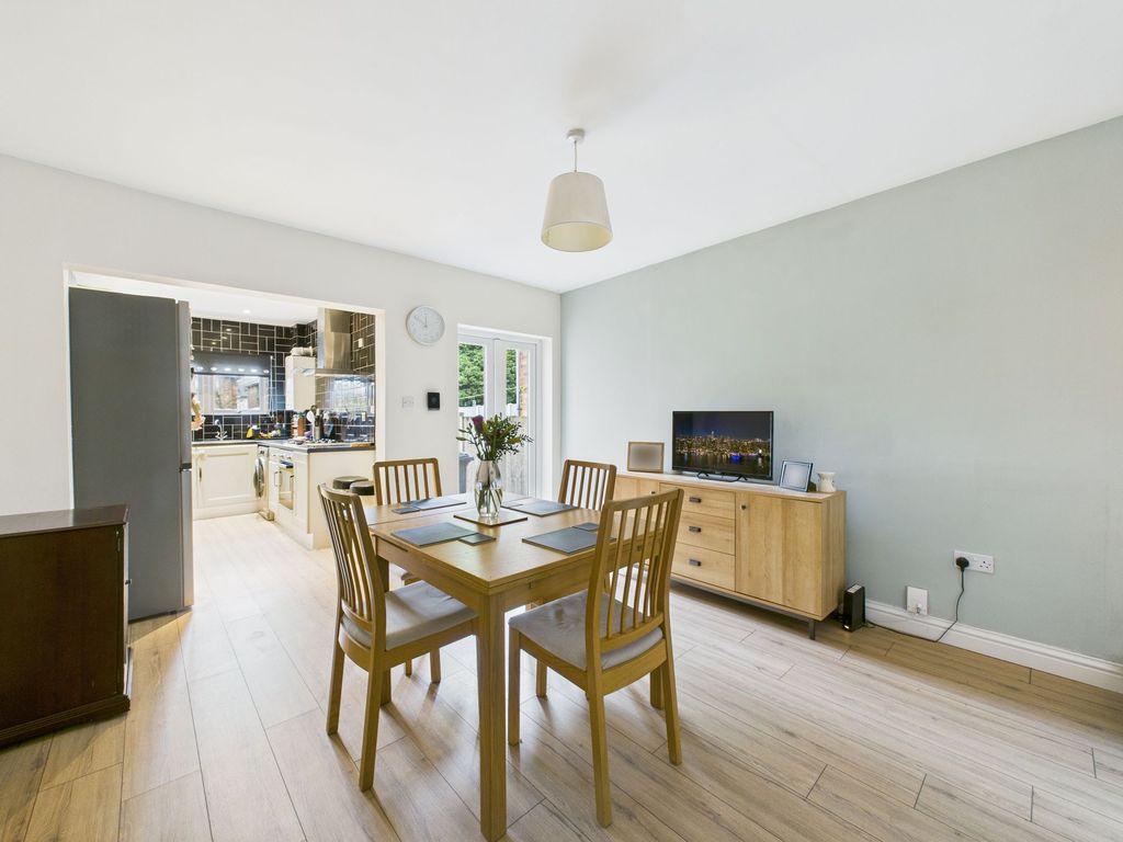 Property photo 3 of 14 Dining Room