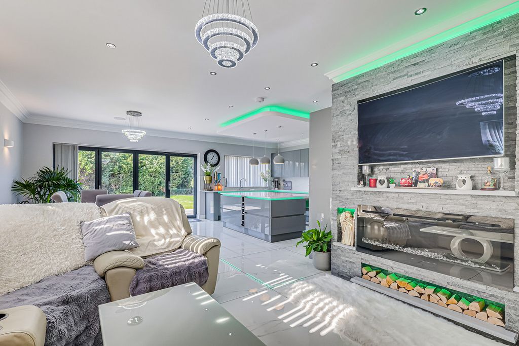 Property photo 1 of 37