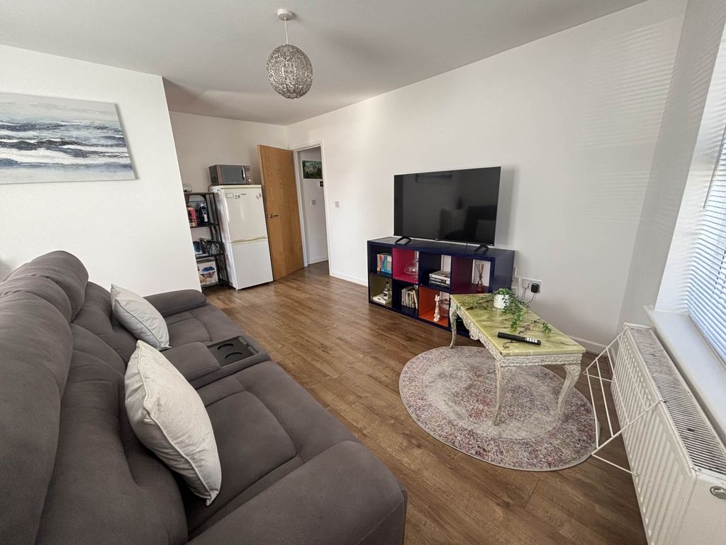 Property photo 2 of 9