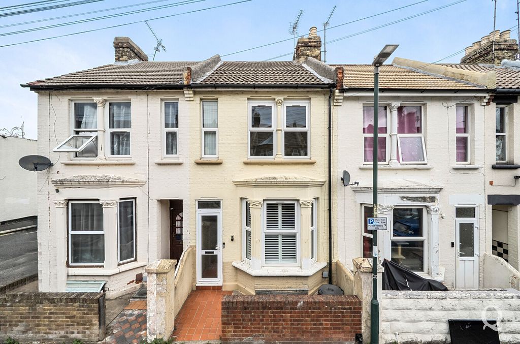 Property photo 1 of 21 84235Fdf-535c-41E...