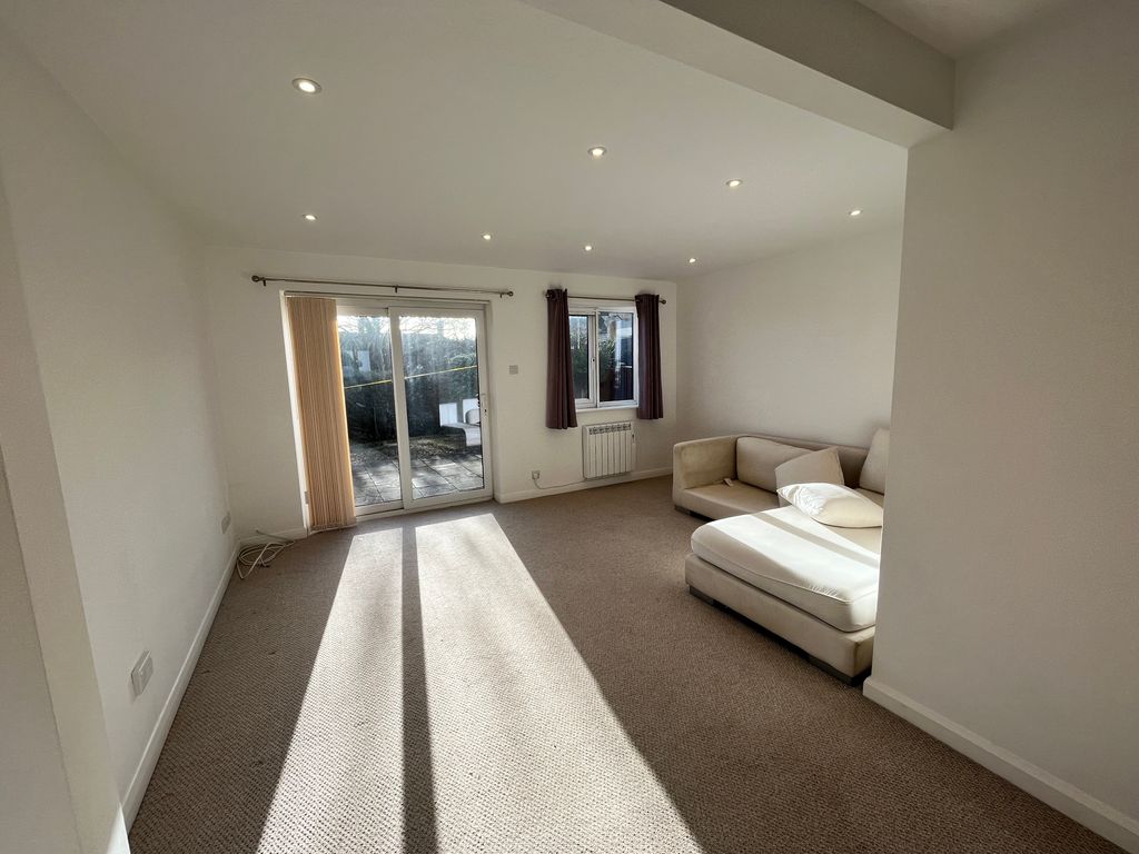 Property photo 2 of 8 Image