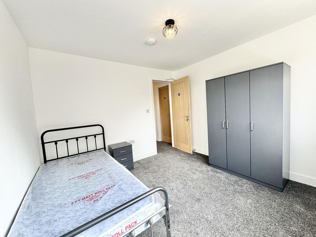 Property photo 1 of 15 Bedroom