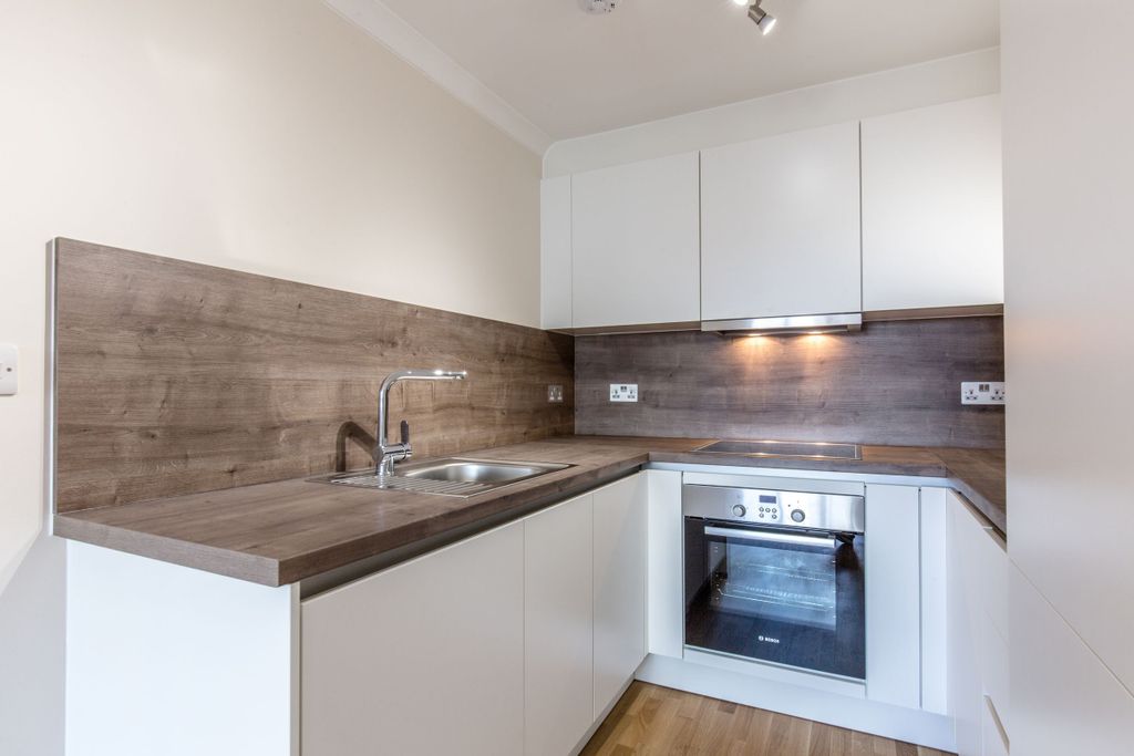 Property photo 2 of 10 Kitchen (Example)