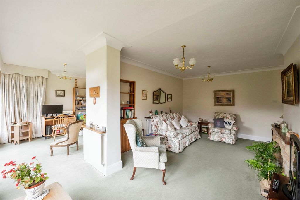 Property photo 3 of 17