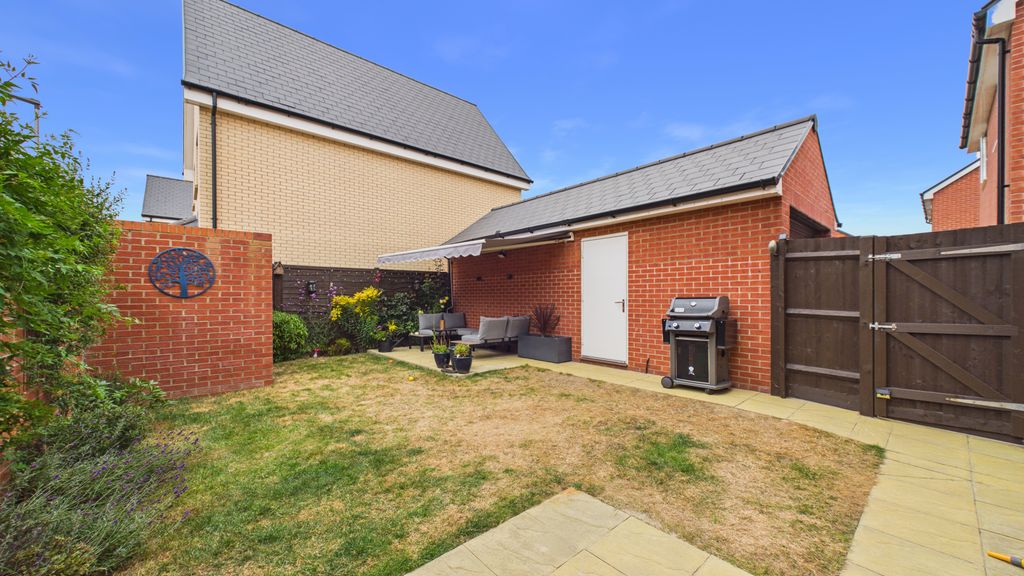 Property photo 3 of 11