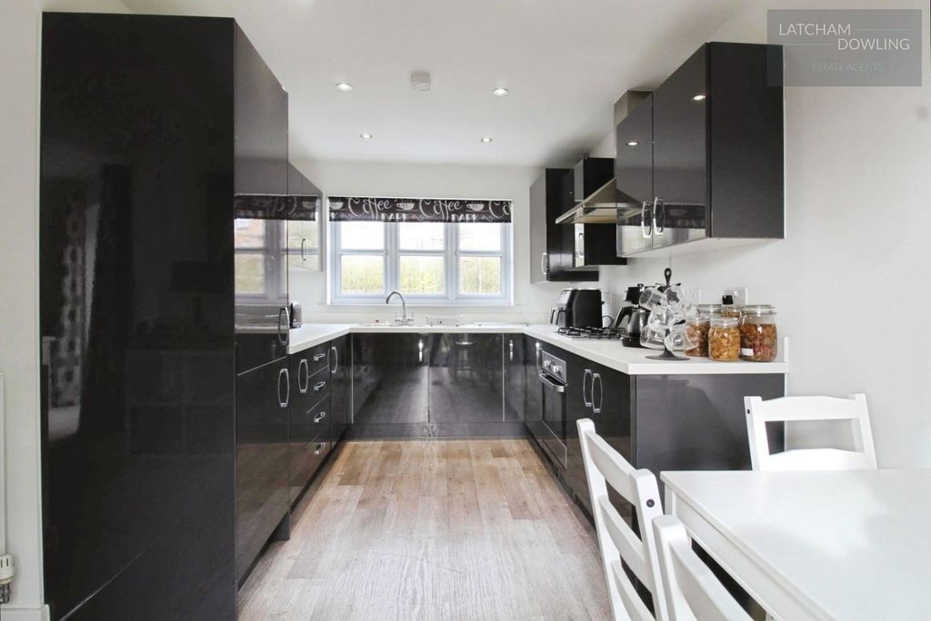 Property photo 2 of 22 Pbox-Img.Jpg