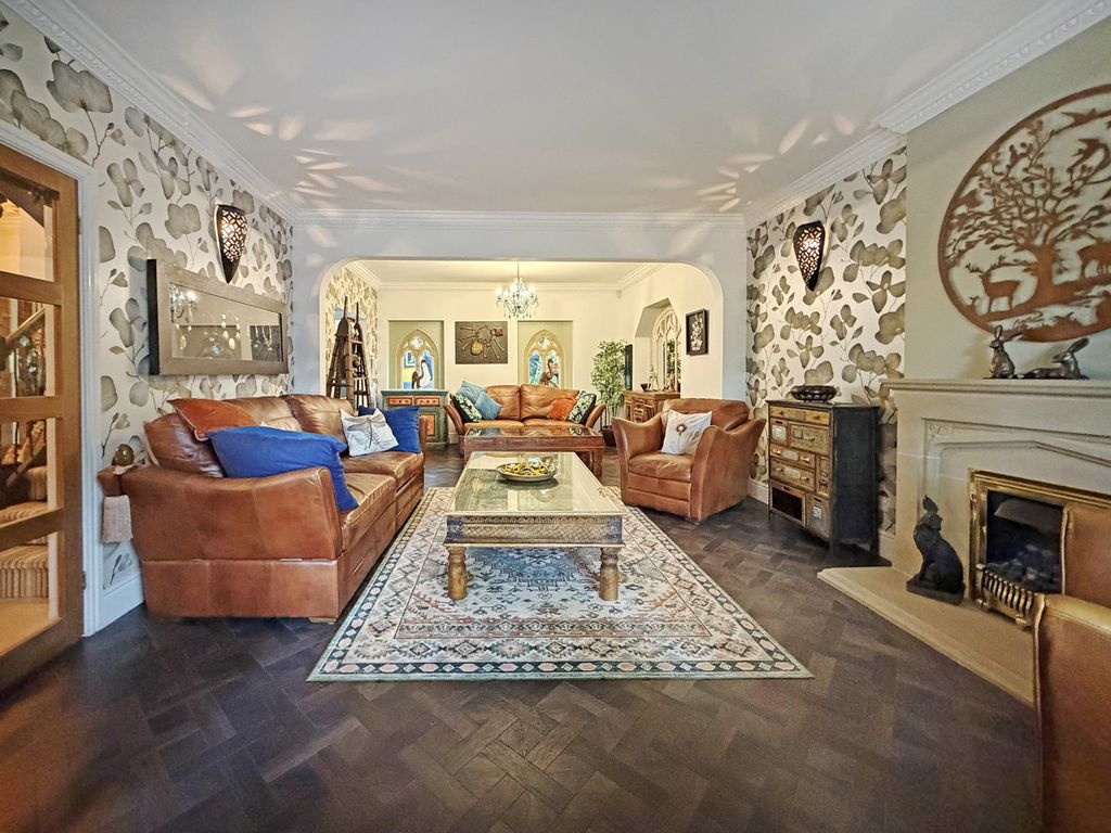 Property photo 2 of 50