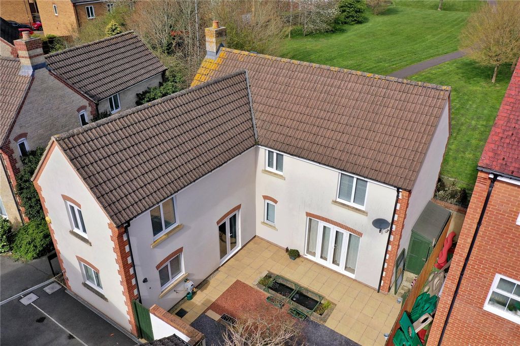 Property photo 2 of 25 Picture No. 28