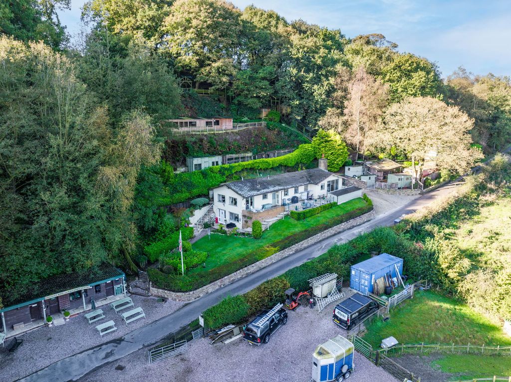 Property photo 2 of 31