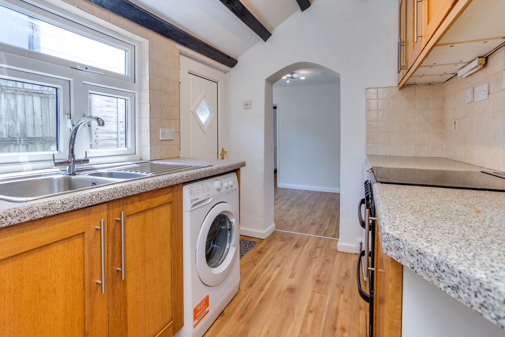 Property photo 2 of 17 Kitchen
