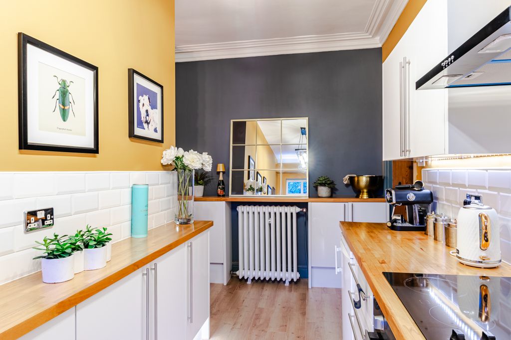 Property photo 3 of 19 Kitchen4