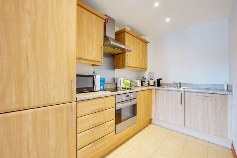 Property photo 3 of 8 Photo 6