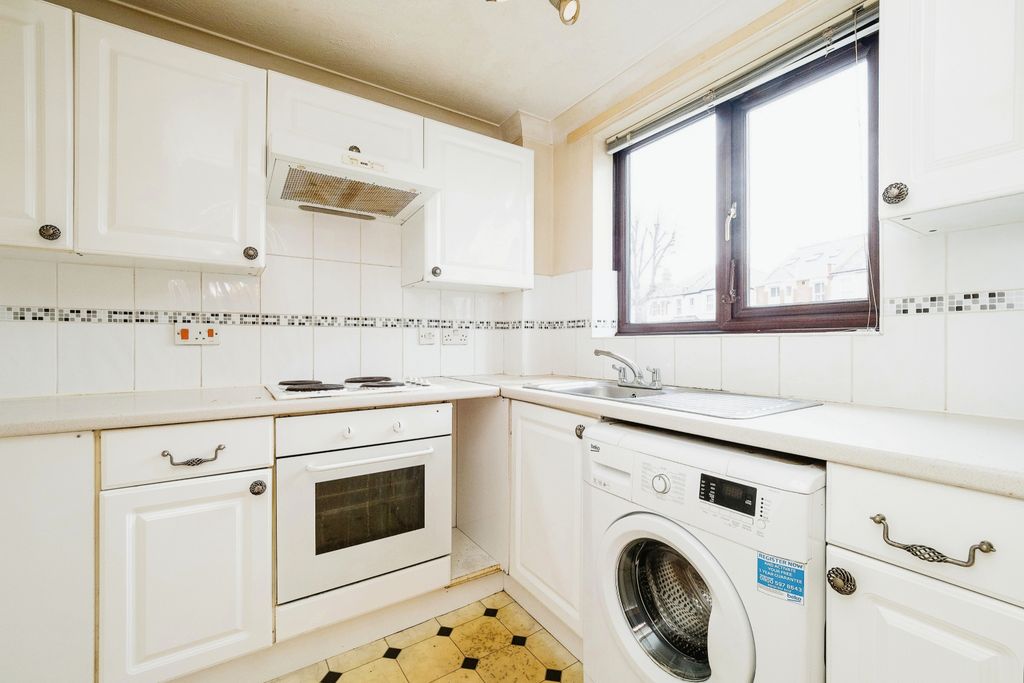 Property photo 3 of 15 Kitchen