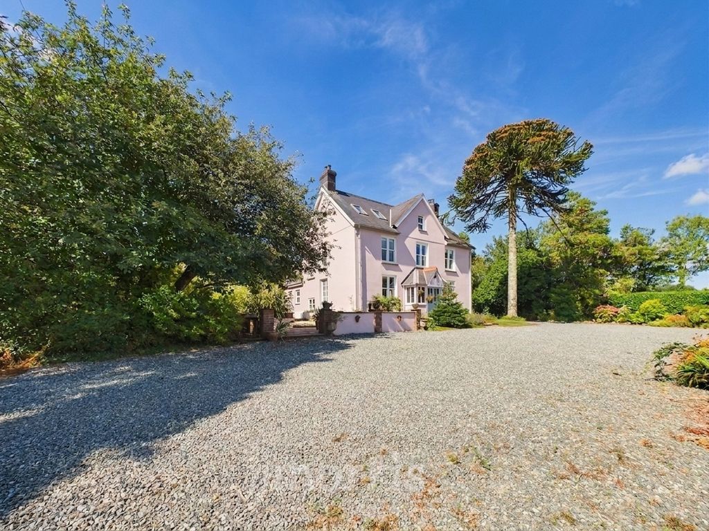 Property photo 2 of 86