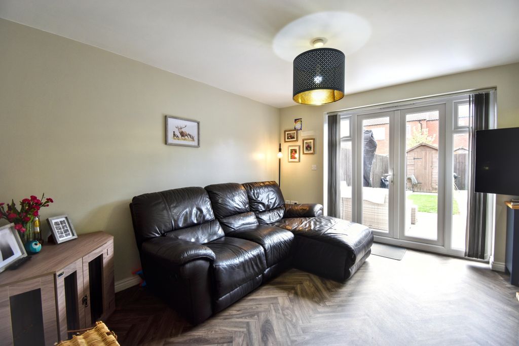 Property photo 3 of 18