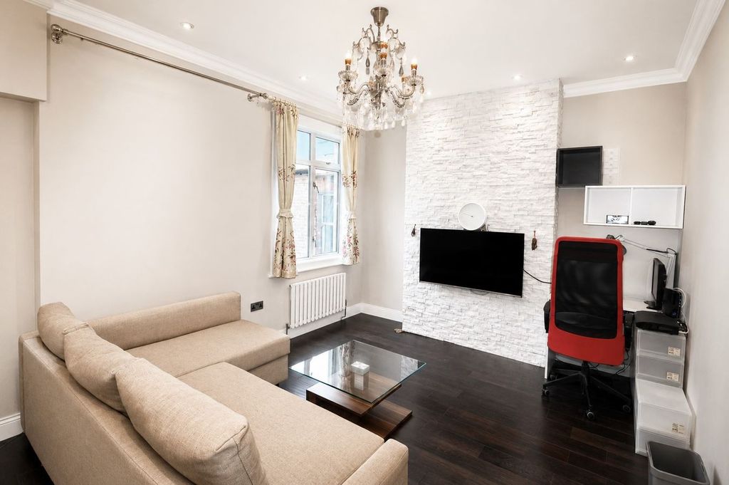 Property photo 2 of 11