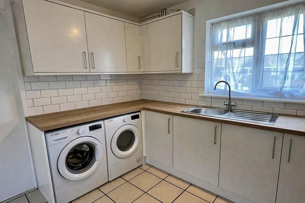 Property photo 2 of 15 Kitchen 2.Jpg