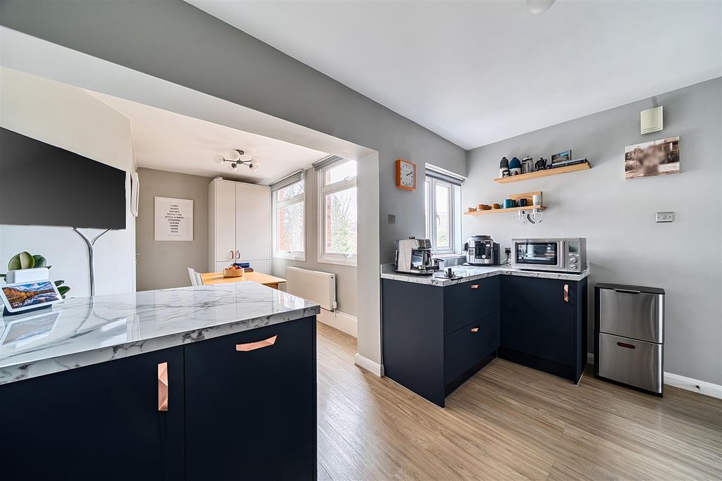 Property photo 3 of 17 1410673-8-699c6315A43B8.Jpg