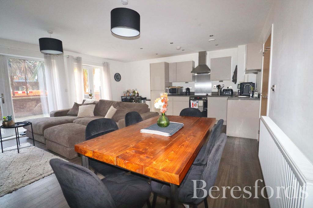 Property photo 2 of 19 Picture No. 22