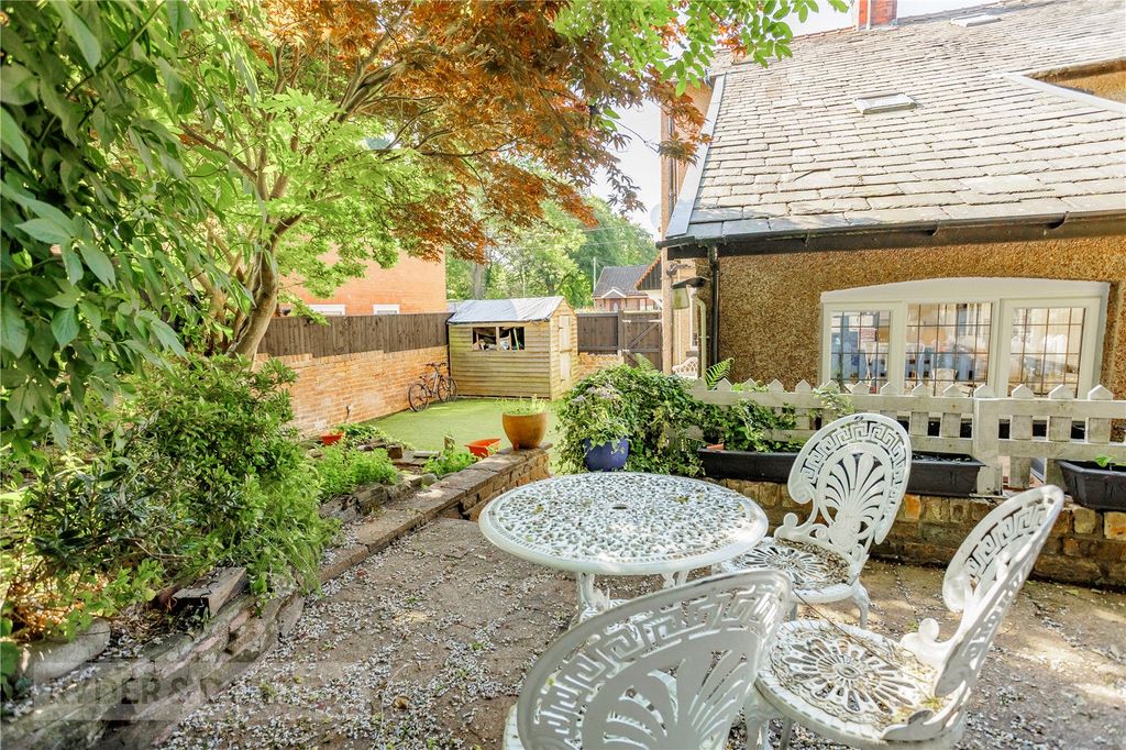 Property photo 2 of 34 Rear Garden