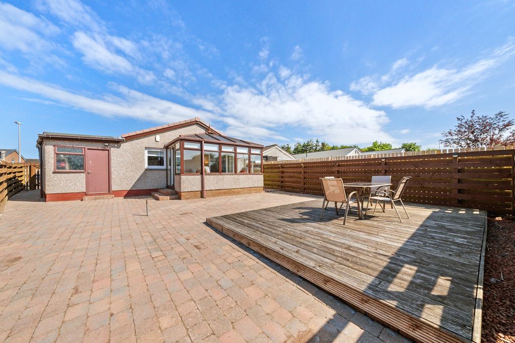 Property photo 3 of 24