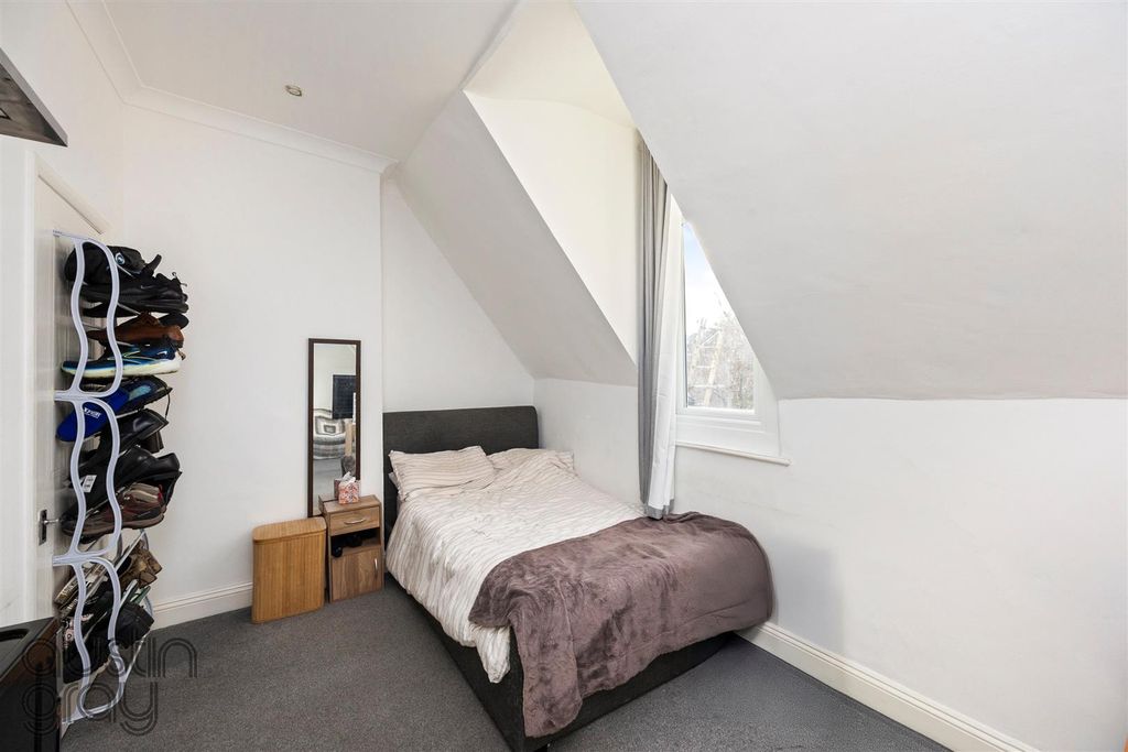 Property photo 2 of 8 Highcroft Villas 10, Flat 7-005.Jpg