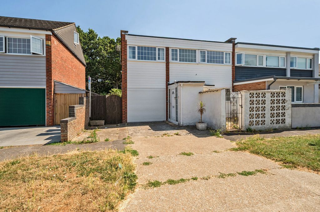 Property photo 1 of 12 1492802-16-6A58Bf...