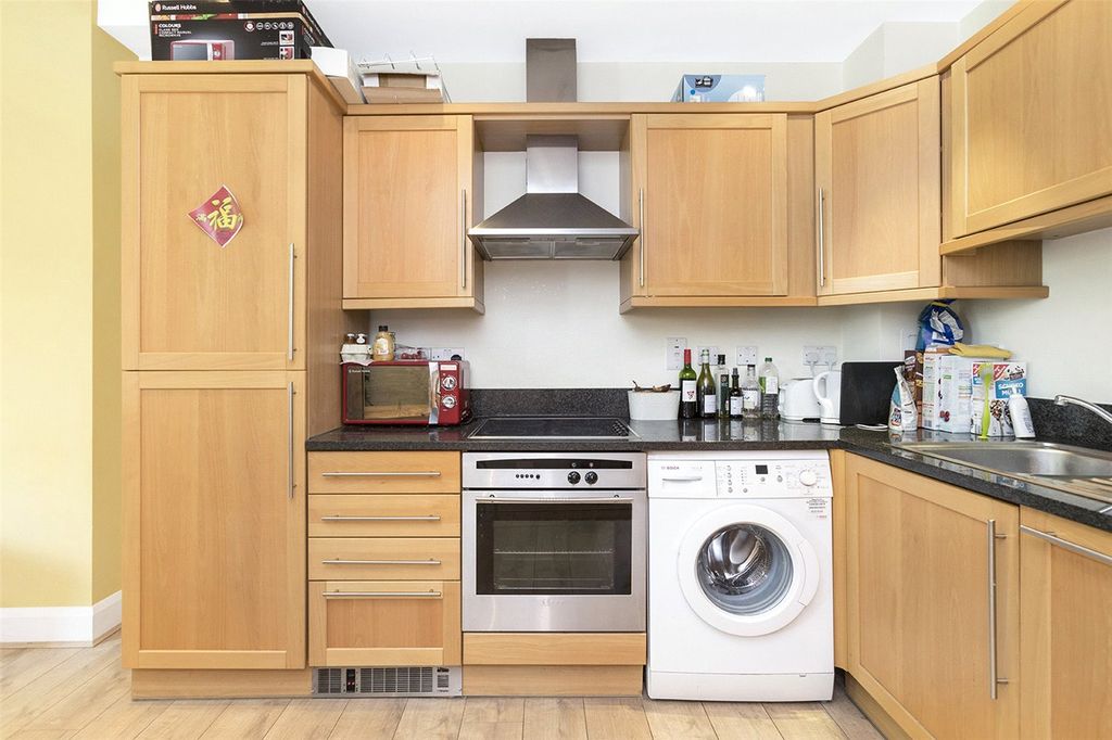 Property photo 3 of 9 Kitchen