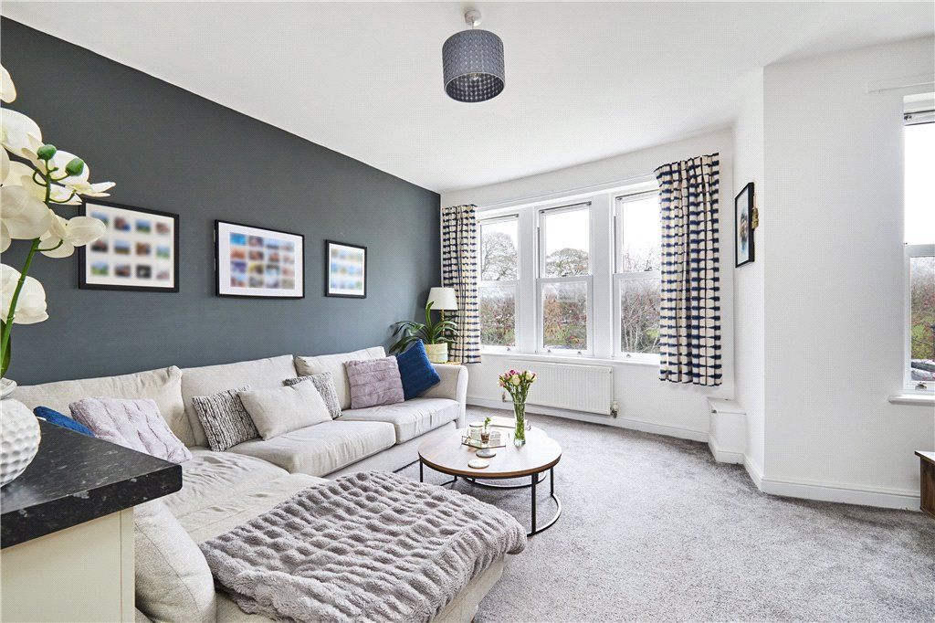 Property photo 2 of 14 Sitting Room