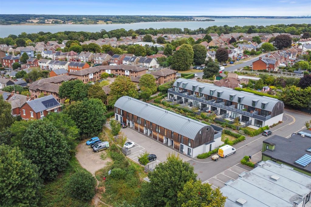 Property photo 3 of 10 Ht-Cp-Flat11Secretbunker-14.Jpg