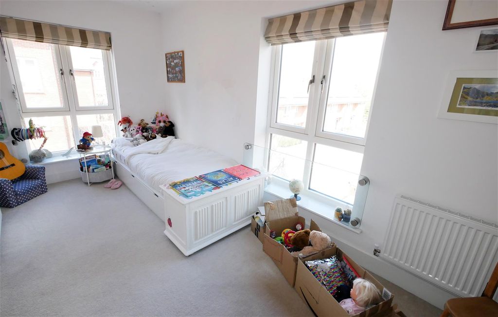 Property photo 3 of 14