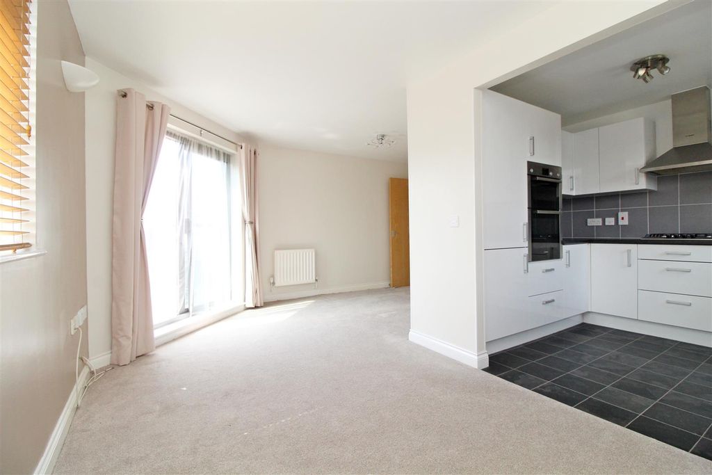 Property photo 2 of 14 Lounge/Diner