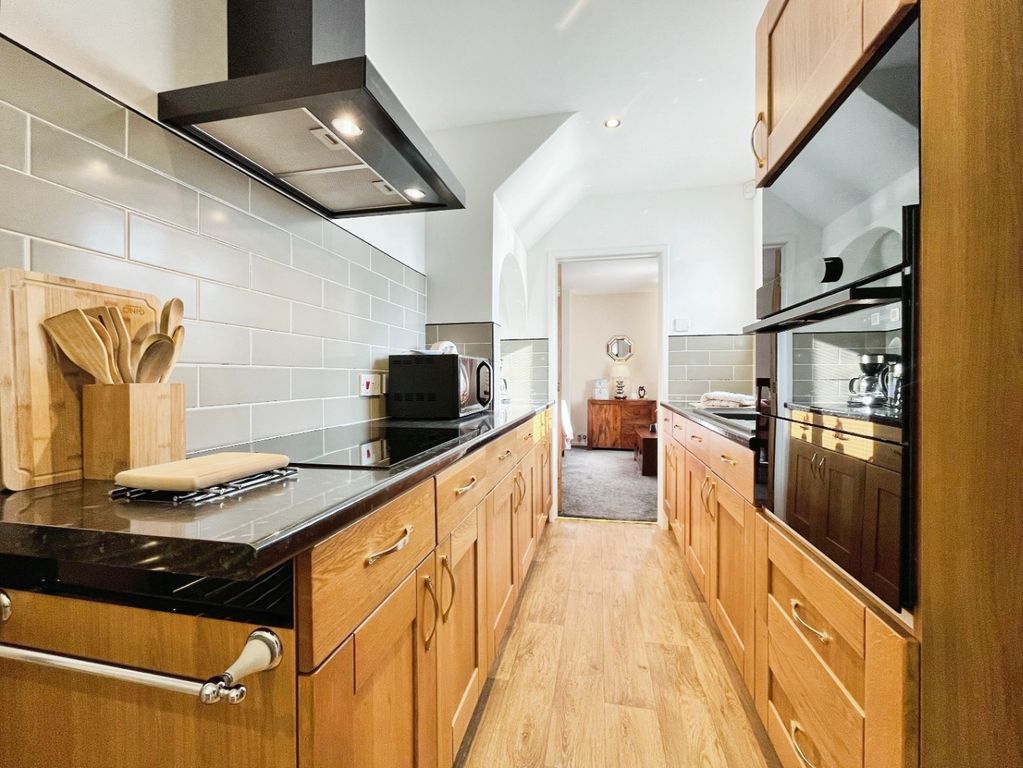 Property photo 3 of 22 4064028
