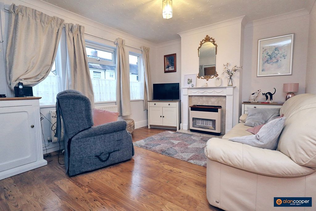 Property photo 2 of 21 3787184