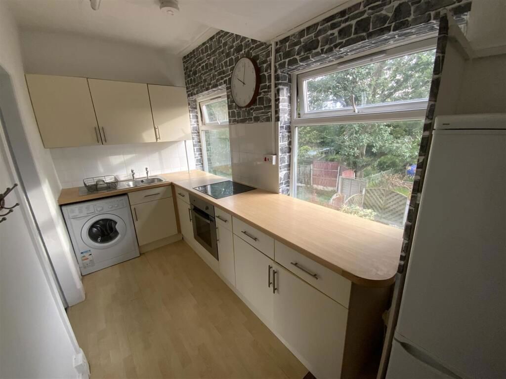 Property photo 3 of 5