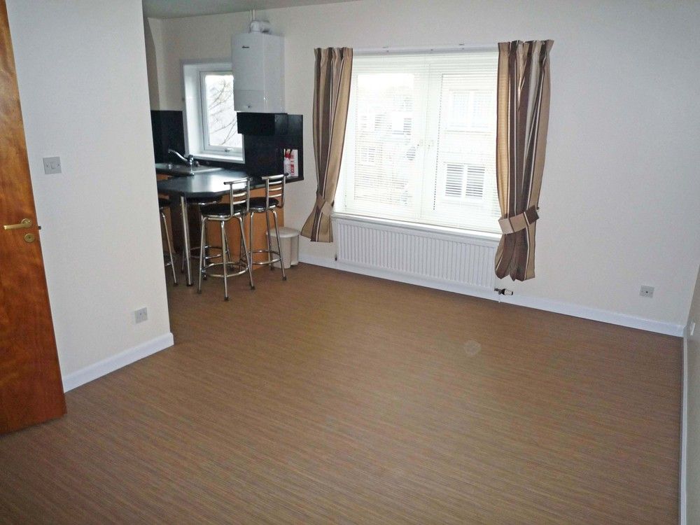 Property photo 3 of 4 Whitehallmews18D