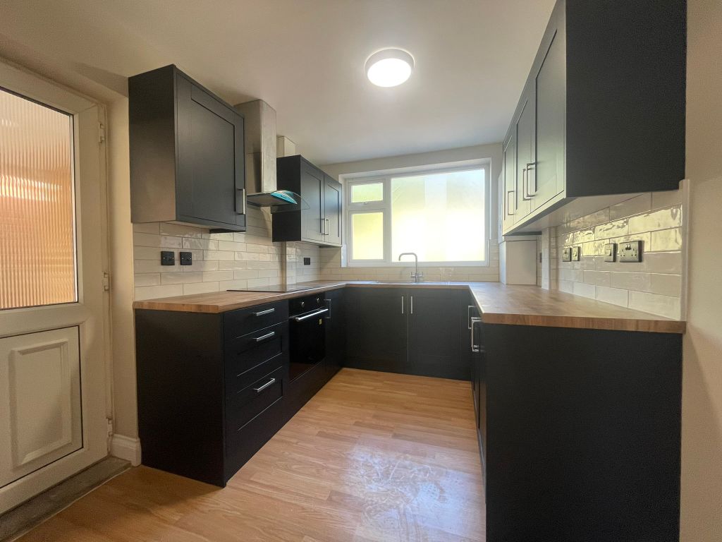 Property photo 2 of 13 Img_9091