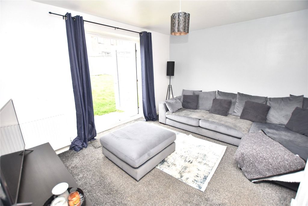 Property photo 2 of 12 Picture No. 24