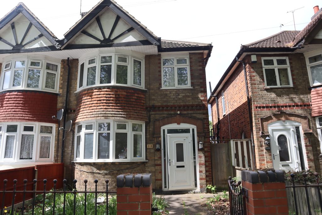 Property photo 1 of 32