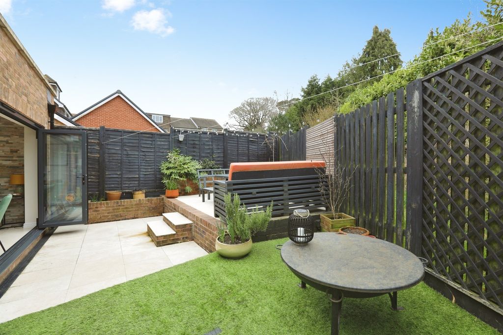 Property photo 2 of 17