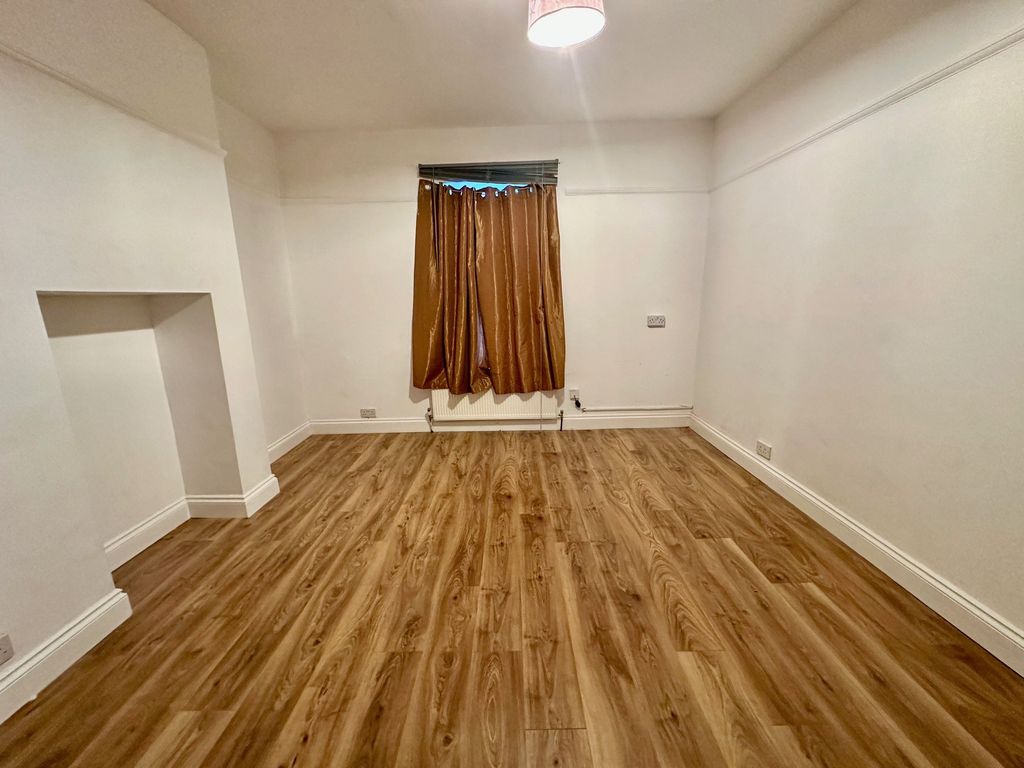 Property photo 3 of 3