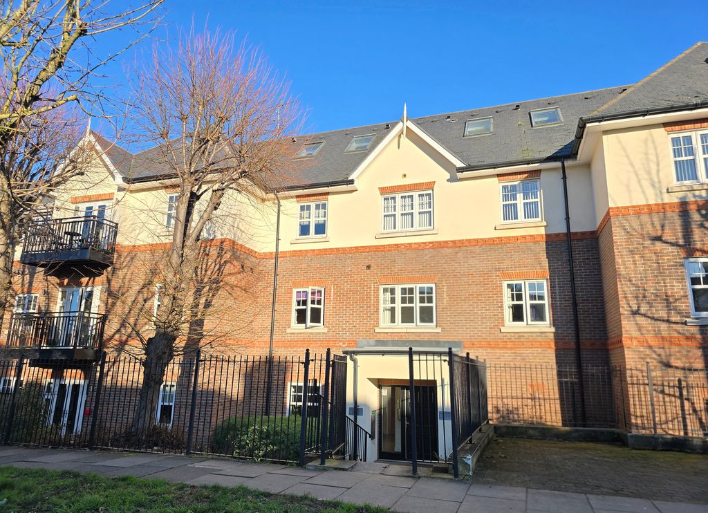 Property photo 1 of 10