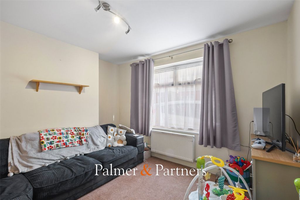 Property photo 3 of 11 Picture No. 08