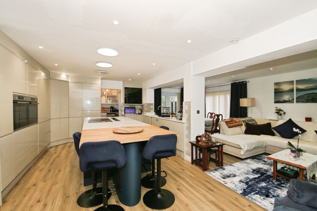 Property photo 3 of 19 Img_0093