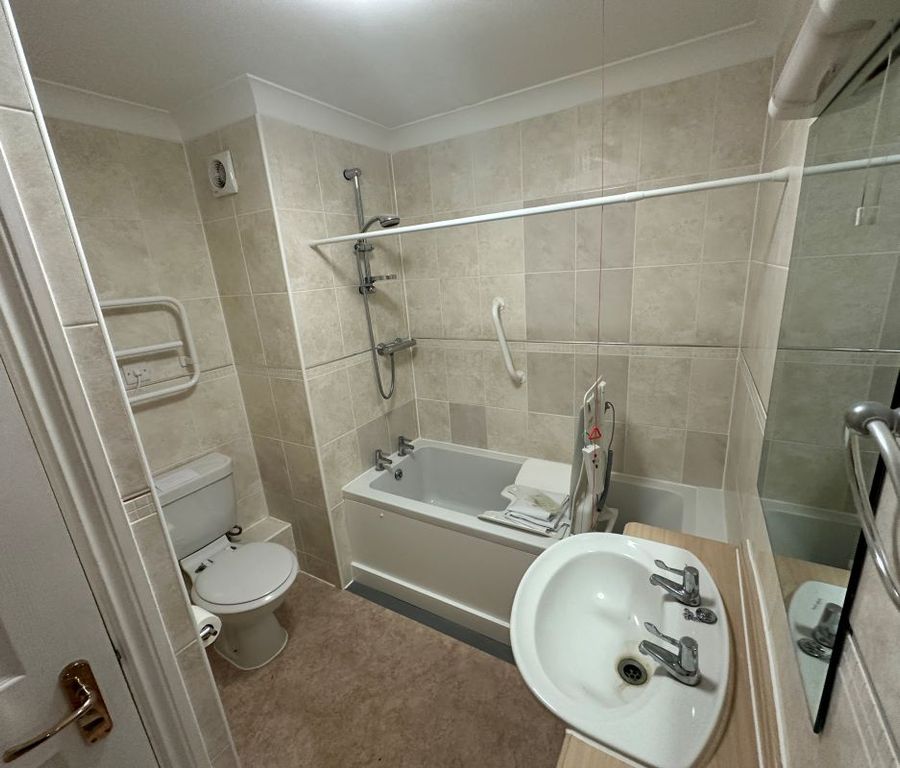 Property photo 3 of 27
