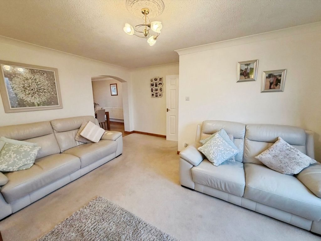 Property photo 3 of 42