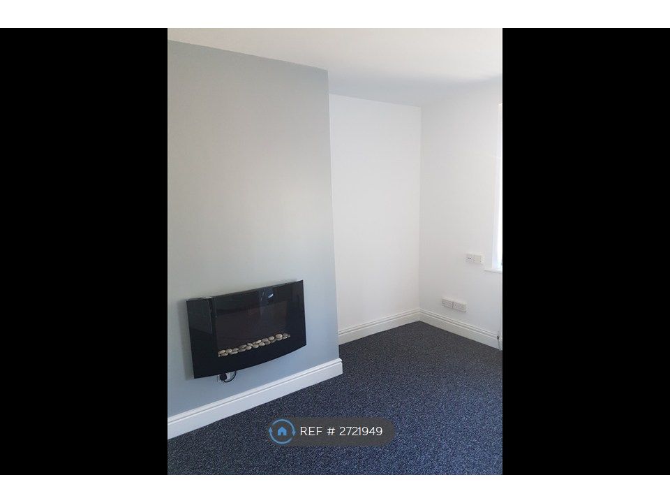 Property photo 2 of 6 Liv Room