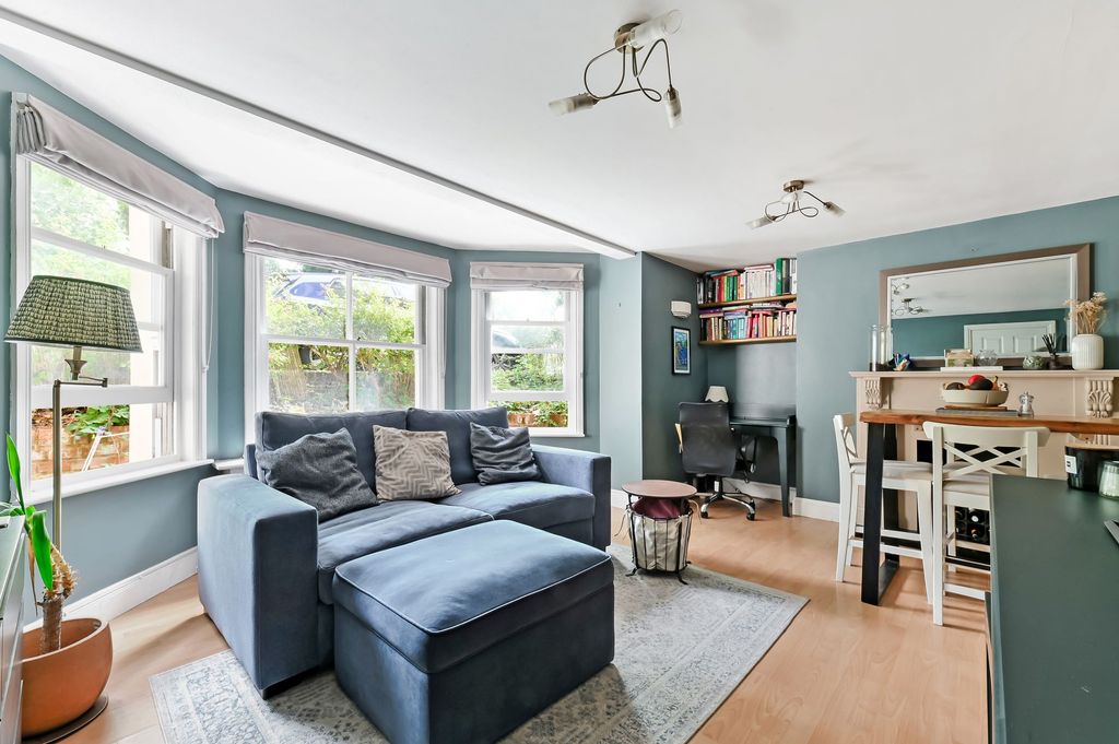 Property photo 2 of 8